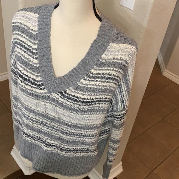 American Eagle Outfitters gray, white, black striped cropped knit sweater - Picture 12 of 17